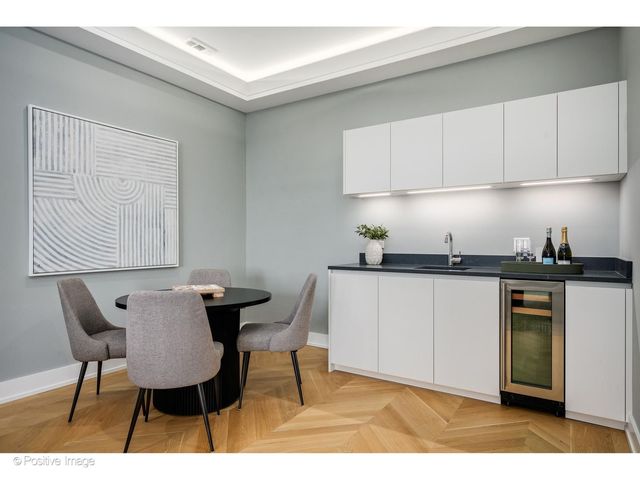 220 S Green Street 4S, Chicago, IL 60607