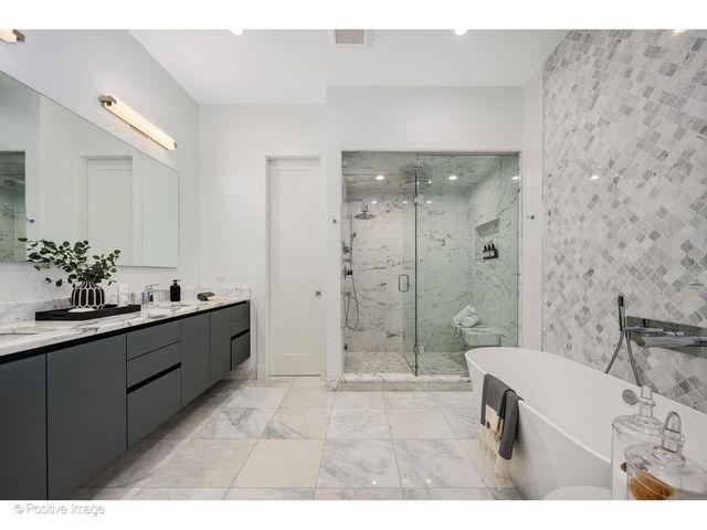220 S Green Street 4S, Chicago, IL 60607