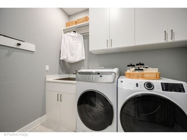 220 S Green Street 4S, Chicago, IL 60607