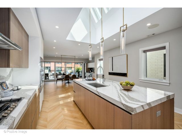 220 S Green Street 4S, Chicago, IL 60607