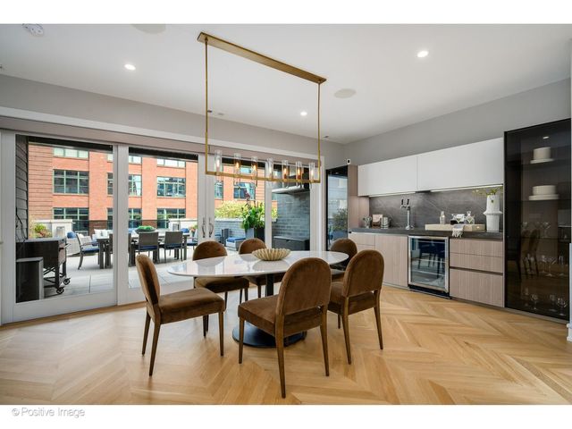 220 S Green Street 4S, Chicago, IL 60607