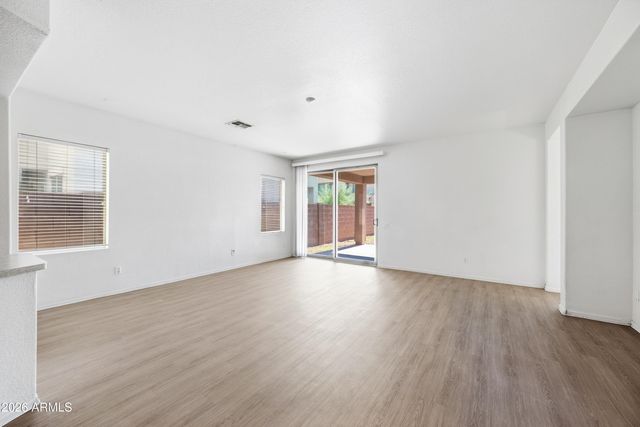 9365 W Milkweed Loop, Phoenix, AZ 85037