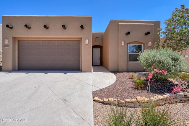 8021 Willow Bloom Circle, Las Cruces, NM 88007