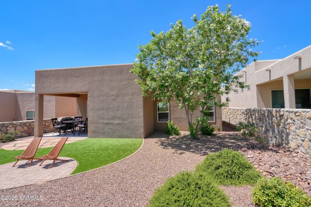 8021 Willow Bloom Circle, Las Cruces, NM 88007