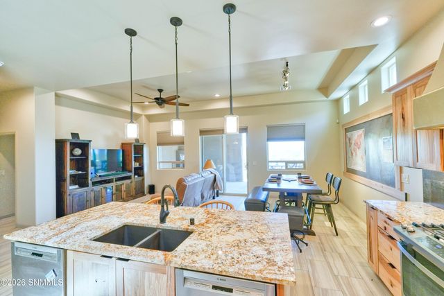 8021 Willow Bloom Circle, Las Cruces, NM 88007