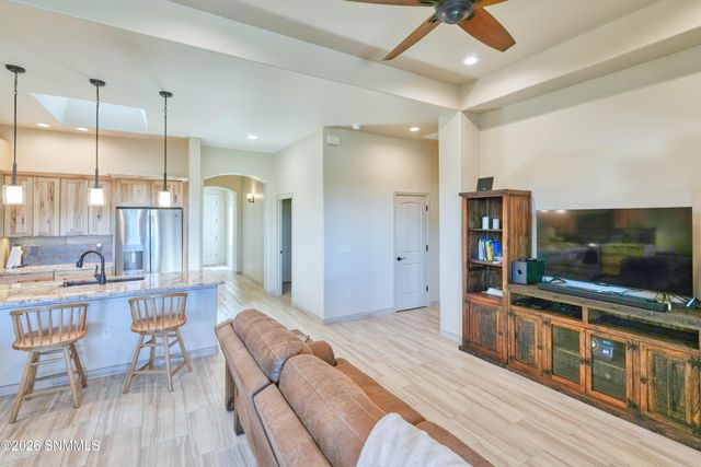 8021 Willow Bloom Circle, Las Cruces, NM 88007