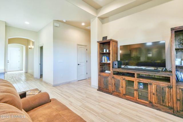 8021 Willow Bloom Circle, Las Cruces, NM 88007