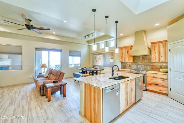 8021 Willow Bloom Circle, Las Cruces, NM 88007