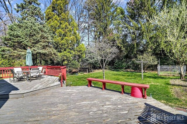 10 North Drive, East Brunswick, NJ 08816