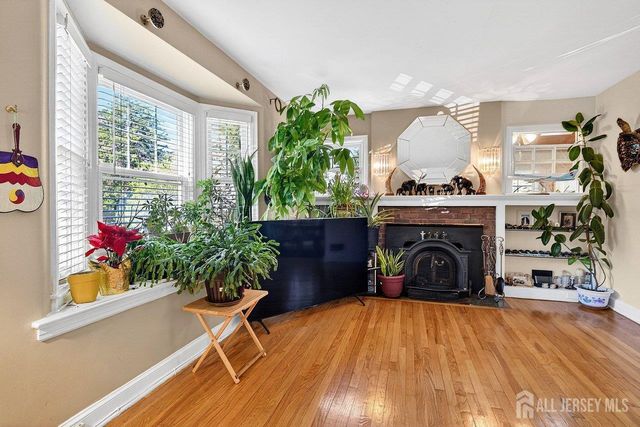 10 North Drive, East Brunswick, NJ 08816