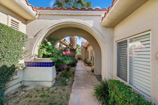 121 Kavenish Drive, Rancho Mirage, CA 92270