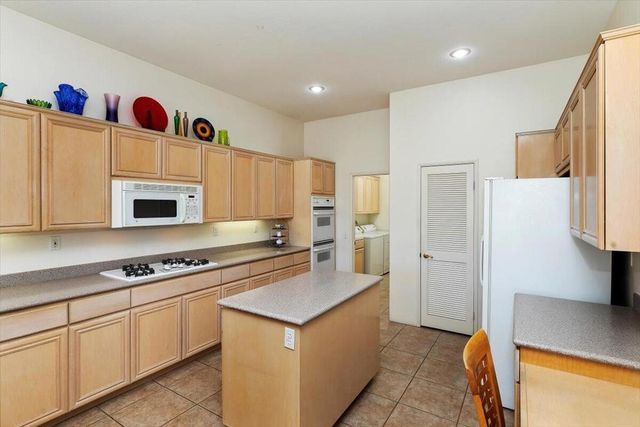 121 Kavenish Drive, Rancho Mirage, CA 92270