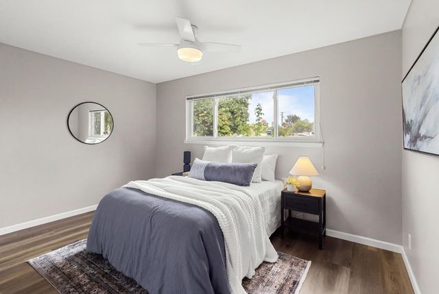 8421 Hollins Ct, Sacramento, CA 95826