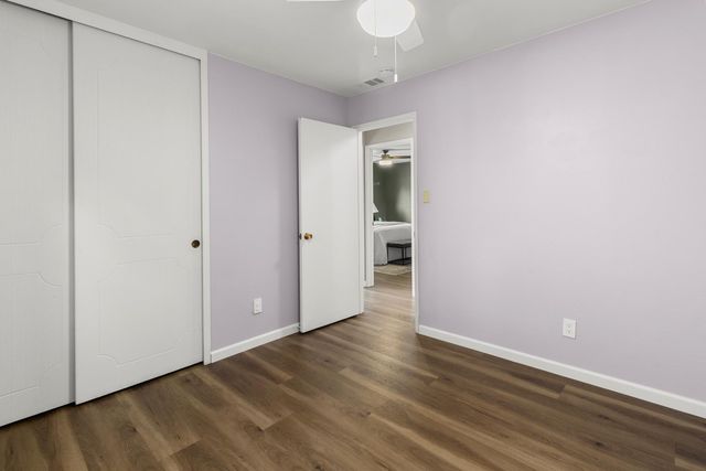 8421 Hollins Ct, Sacramento, CA 95826
