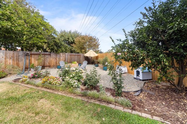 8421 Hollins Ct, Sacramento, CA 95826