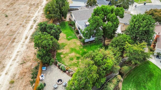 8421 Hollins Ct, Sacramento, CA 95826