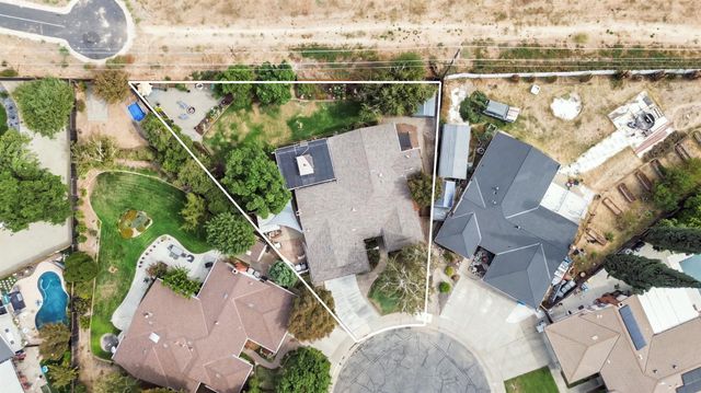 8421 Hollins Ct, Sacramento, CA 95826