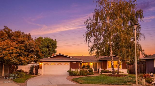 8421 Hollins Ct, Sacramento, CA 95826