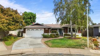 8421 Hollins Ct, Sacramento, CA 95826