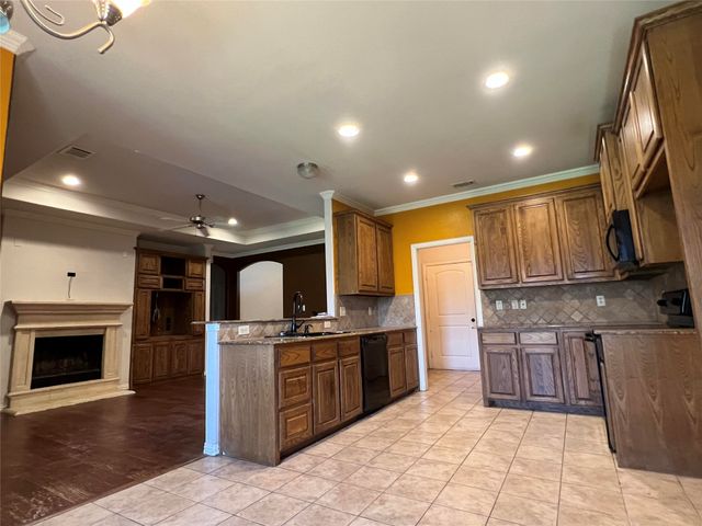 10625 Braewood Drive, Fort Worth, TX 76131