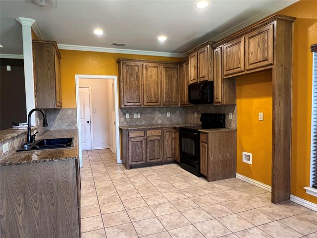 10625 Braewood Drive, Fort Worth, TX 76131