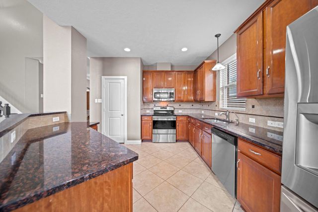 2413 Quiet Arbor Lane, Pearland, TX 77581