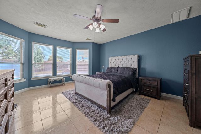 2413 Quiet Arbor Lane, Pearland, TX 77581