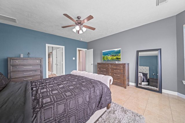 2413 Quiet Arbor Lane, Pearland, TX 77581