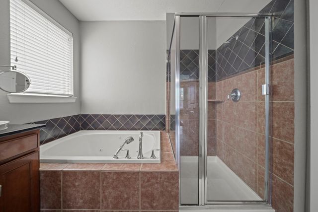 2413 Quiet Arbor Lane, Pearland, TX 77581