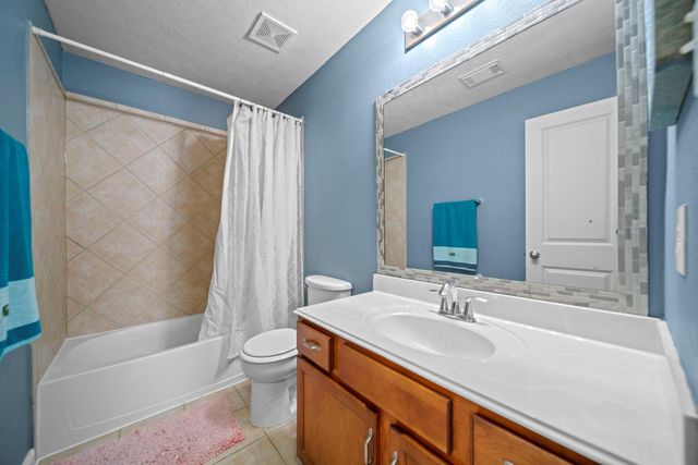 2413 Quiet Arbor Lane, Pearland, TX 77581