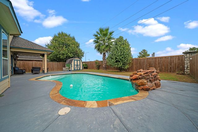 2413 Quiet Arbor Lane, Pearland, TX 77581