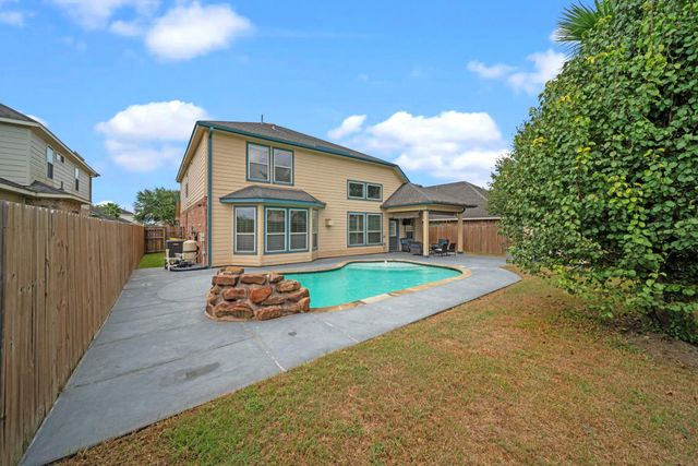 2413 Quiet Arbor Lane, Pearland, TX 77581