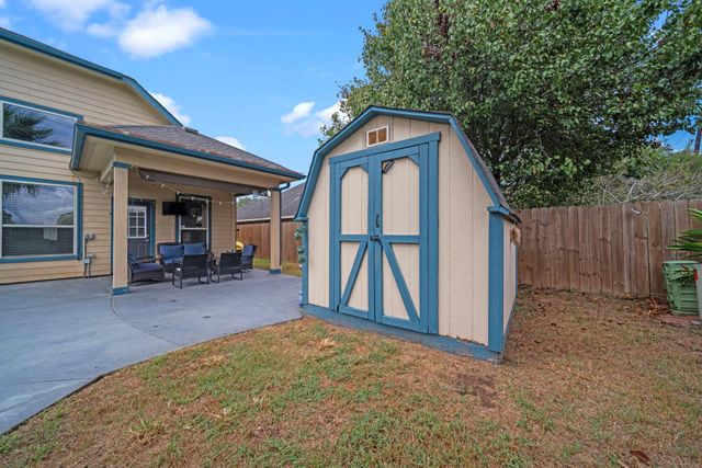 2413 Quiet Arbor Lane, Pearland, TX 77581