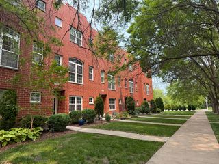 7006 W Belden Avenue, Chicago, IL 60707