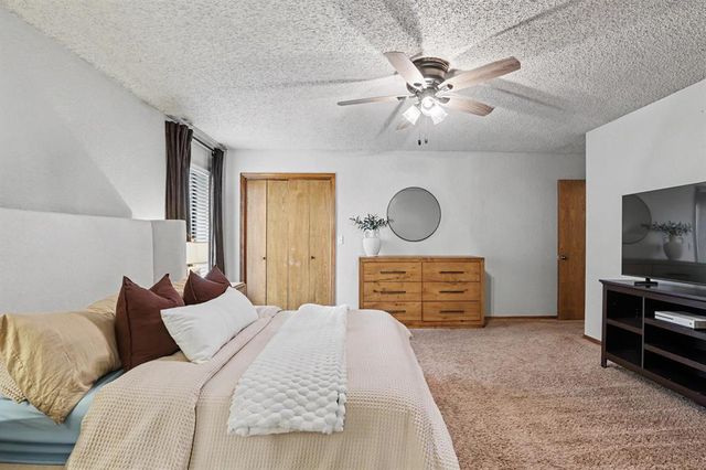 2213 Tracys Terrace, Edmond, OK 73013