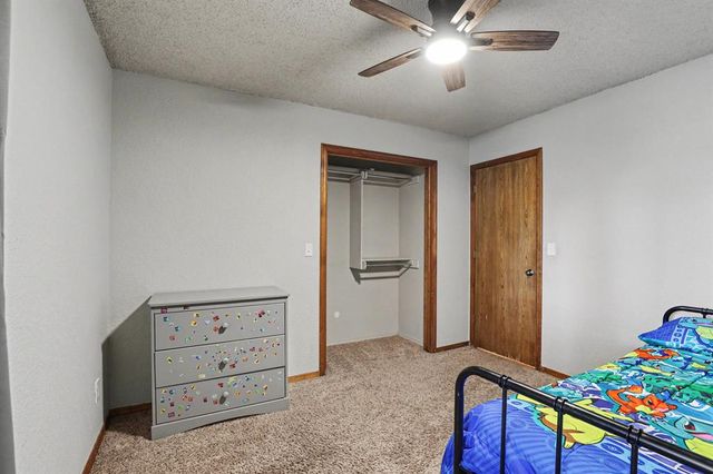 2213 Tracys Terrace, Edmond, OK 73013