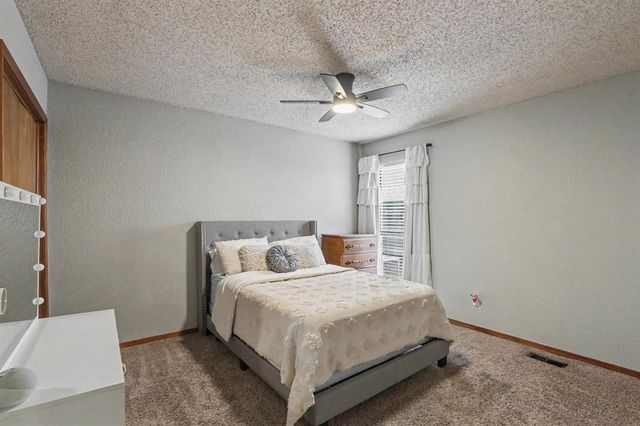 2213 Tracys Terrace, Edmond, OK 73013