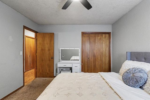 2213 Tracys Terrace, Edmond, OK 73013
