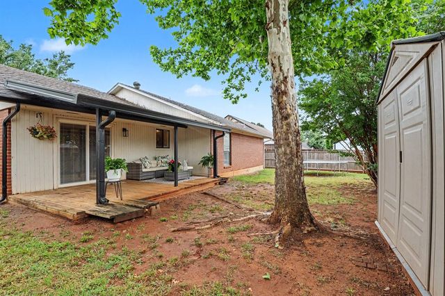 2213 Tracys Terrace, Edmond, OK 73013