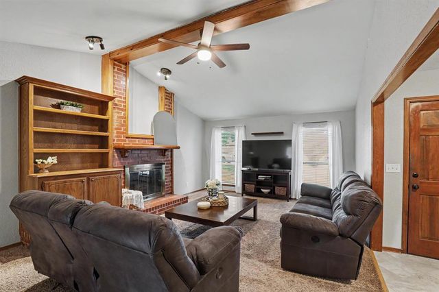 2213 Tracys Terrace, Edmond, OK 73013