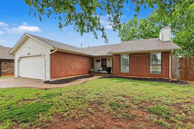 2213 Tracys Terrace, Edmond, OK 73013
