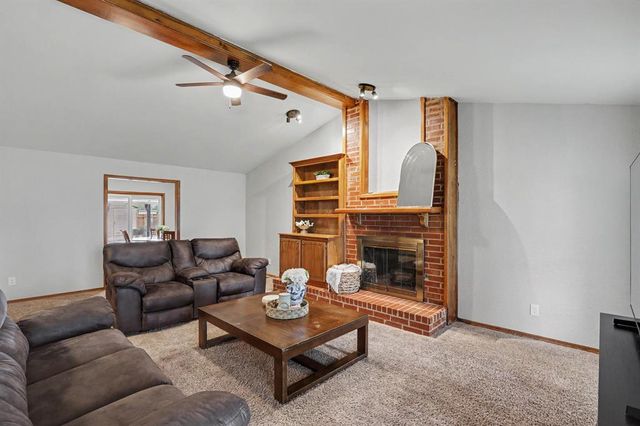 2213 Tracys Terrace, Edmond, OK 73013