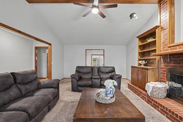 2213 Tracys Terrace, Edmond, OK 73013