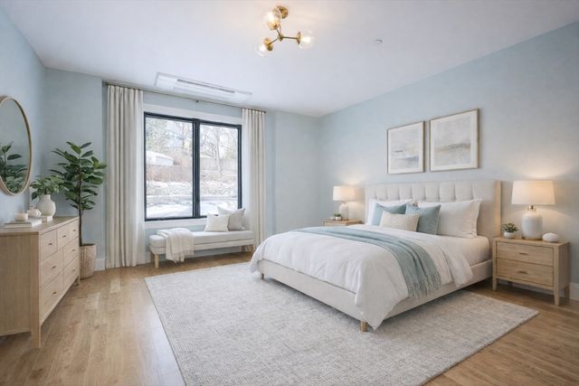 68 Rowe St U:2, Boston, MA 02131
