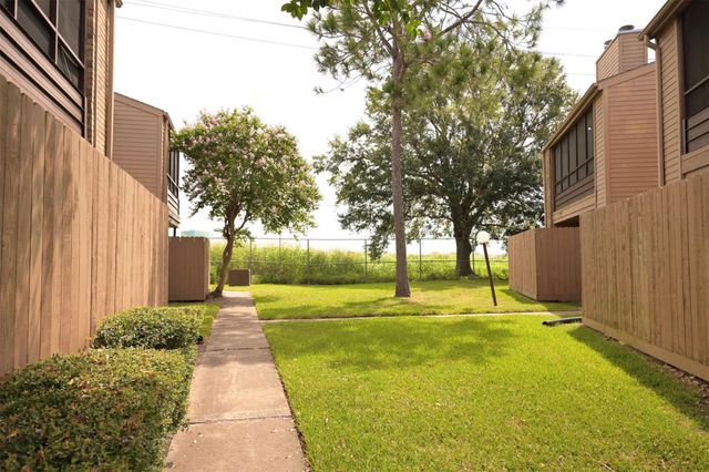 10555 Turtlewood Court 1403, Houston, TX 77072