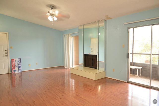 10555 Turtlewood Court 1403, Houston, TX 77072