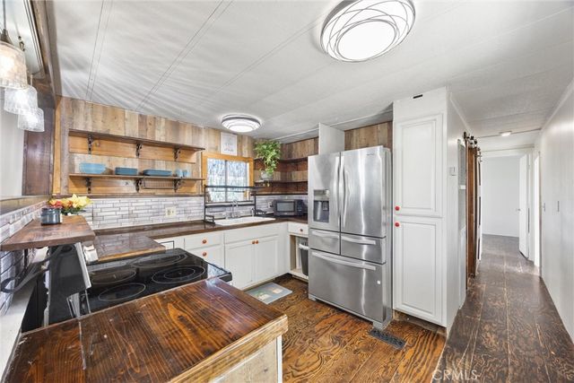 77 Cinnamon Lane, Bakersfield, CA 93308