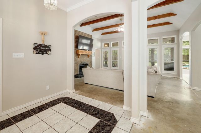 286 Arbors CIR, Elgin, TX 78621