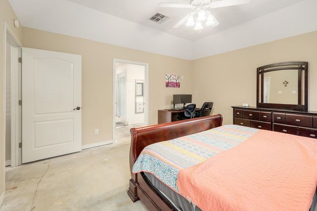 286 Arbors CIR, Elgin, TX 78621