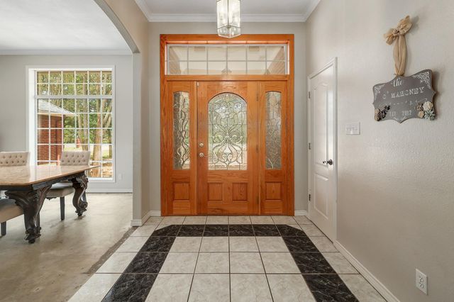286 Arbors CIR, Elgin, TX 78621